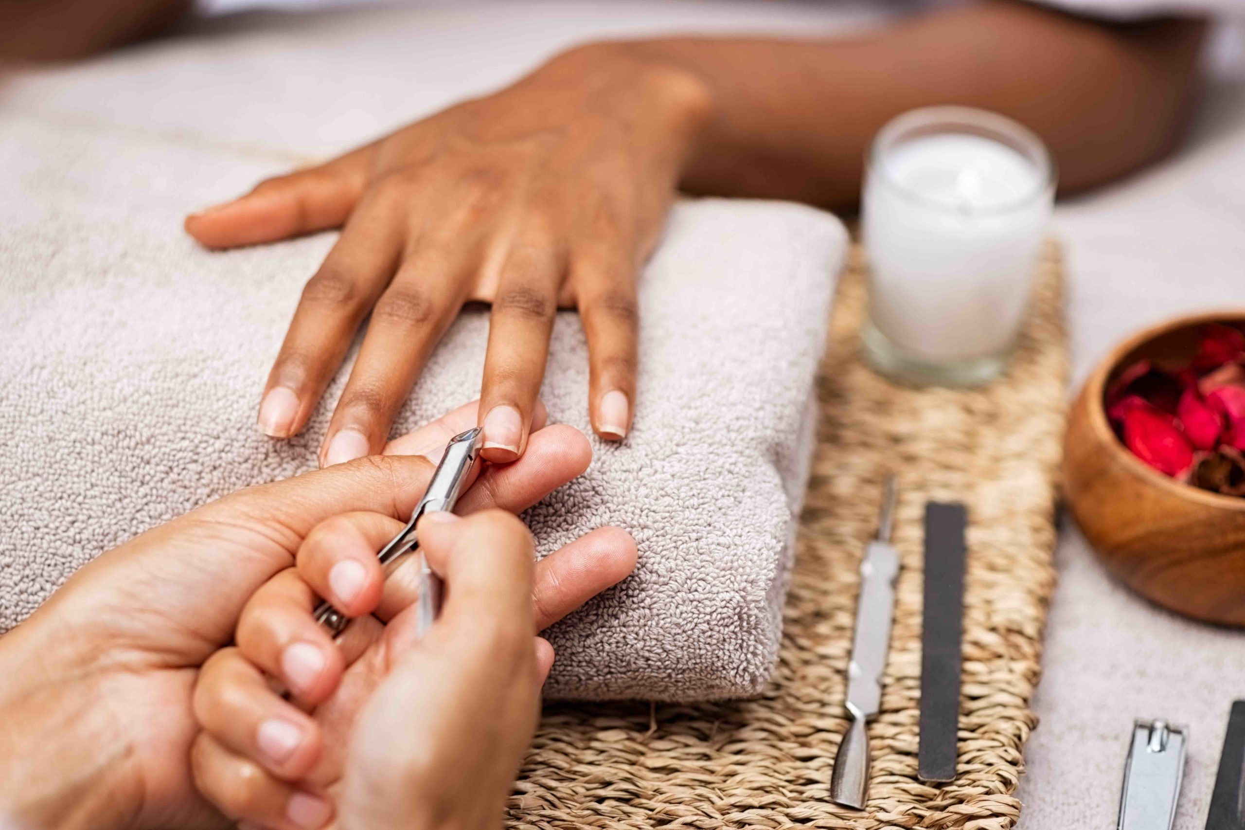 What is a Dip Manicure? Reasons to Get Dip in 2022